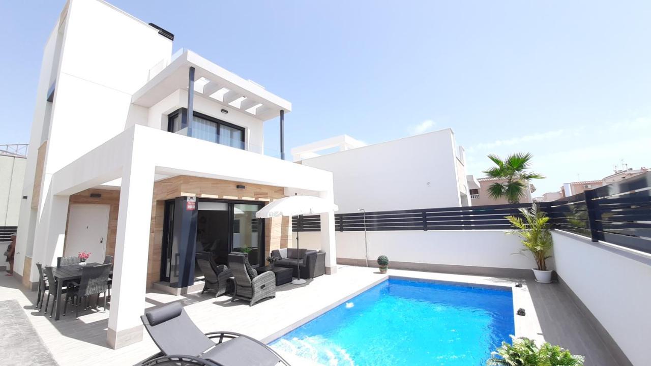 Villa Wilhelmina Torrevieja Buitenkant foto